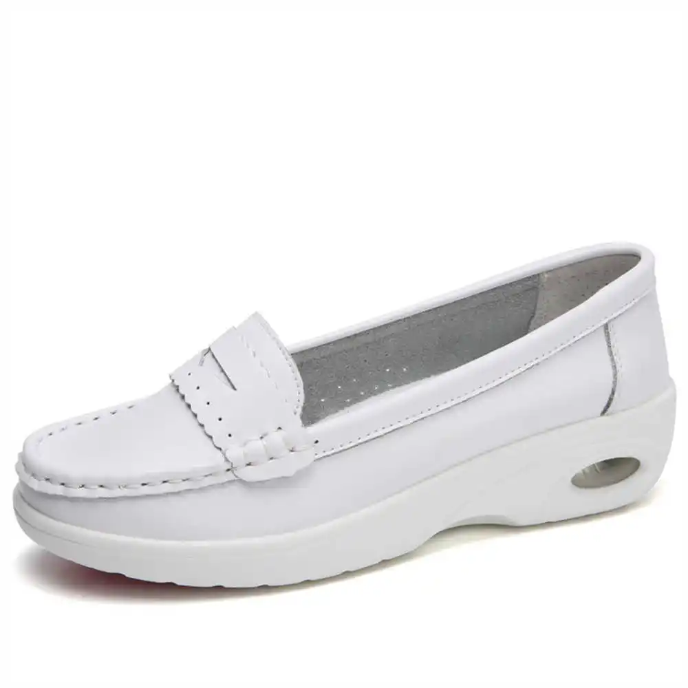 Thick Sole Slipon White Traine - مراجعة Formal Men Daily Wear Slippers وسعره
