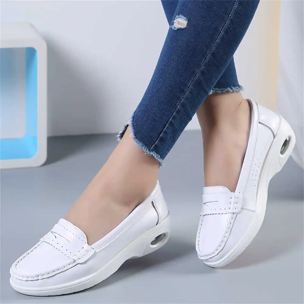 Thick Sole Slipon White Traine - مراجعة Formal Men Daily Wear Slippers وسعره