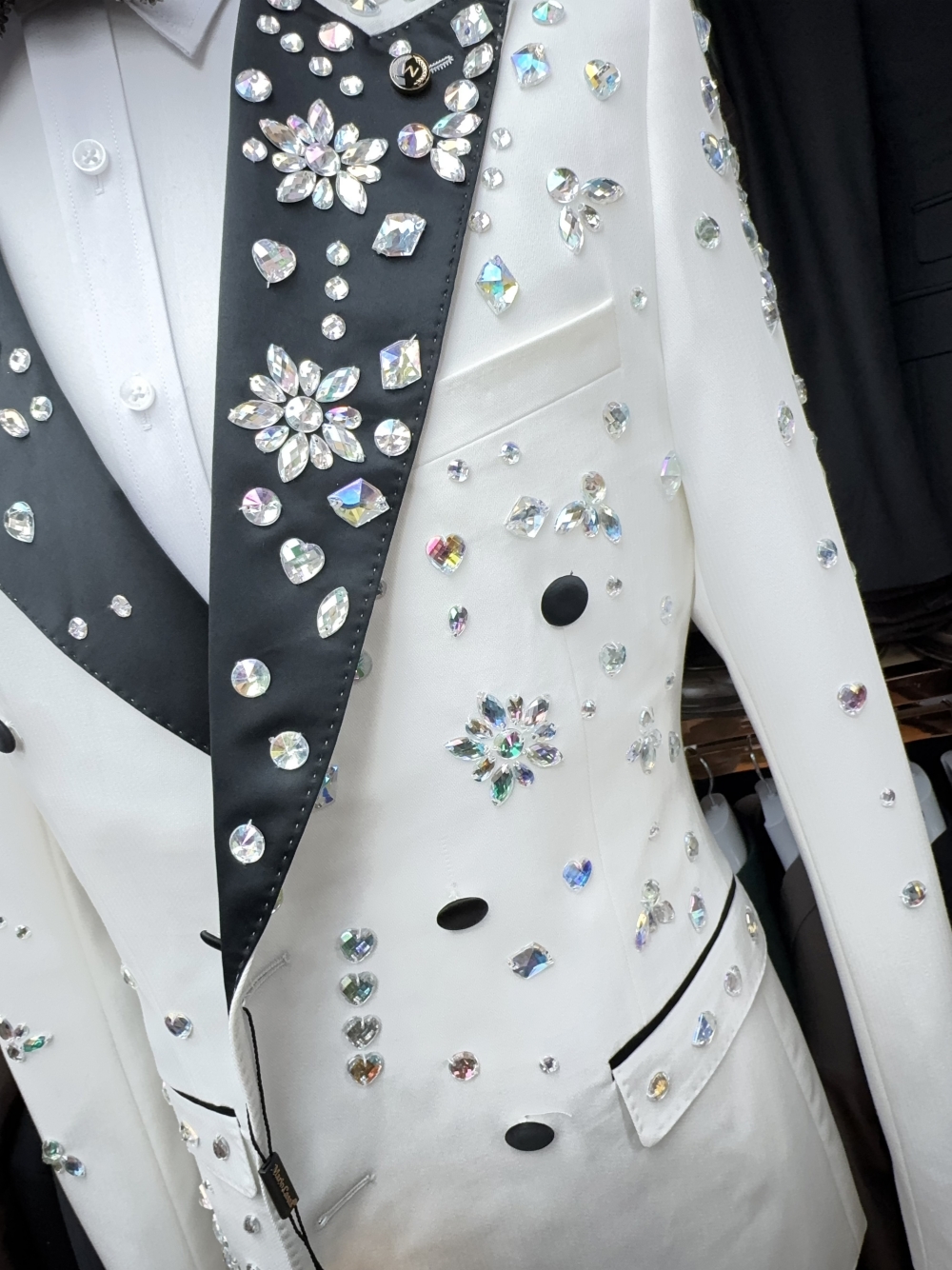 2025 Sparkly In Stock Crystals - مراجعة Formal Men Party Wear Jacket وسعره